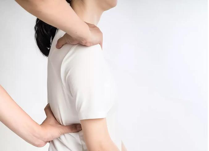 脆皮年轻人的养生玄学略窥一二年轻人如今最流行的身份是“脆皮”——年纪轻轻，身体