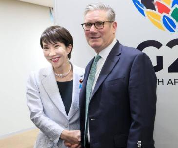 日本选举进入尾声时，两个关键变量出现，高市早苗居然在钓鱼岛“举白旗”？ 首先