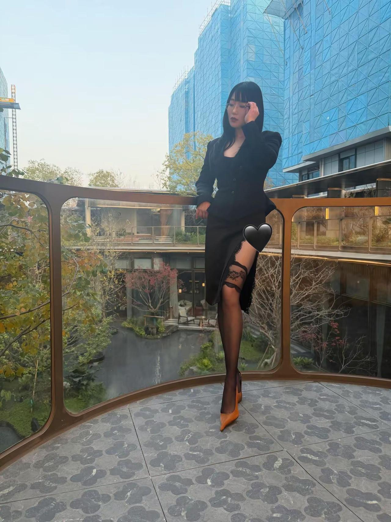 出生，求你放过我，别举报我了黑色系穿搭女性魅力御姐风腿精本精日系穿搭