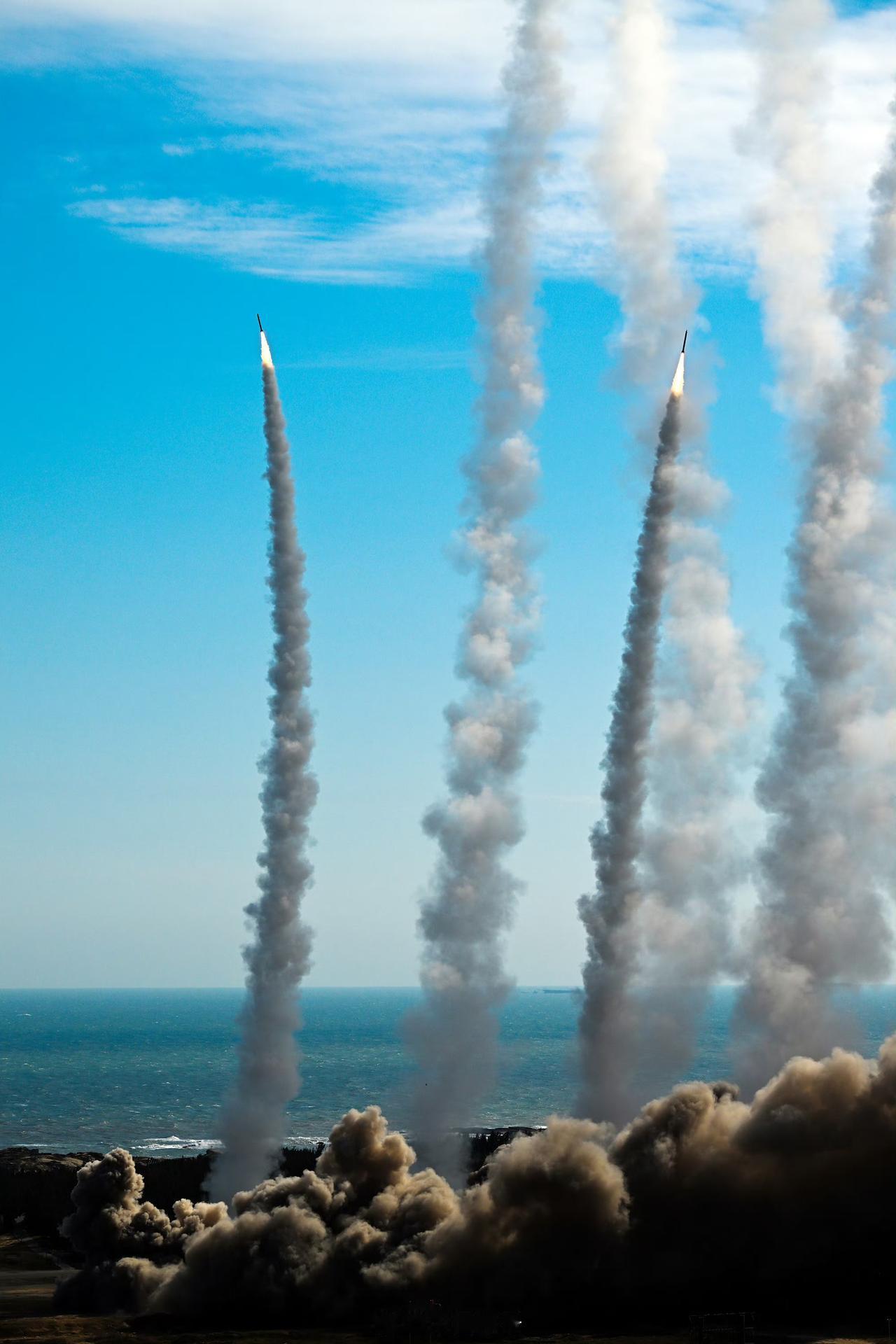 燃爆了！正义使命2025演习中远箱火发射高清大图！来源见水印