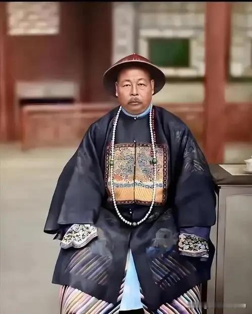 1885年9月，左宗棠在病榻上离世时，愤慨地说：“对中国来说，十个法国将军，也比