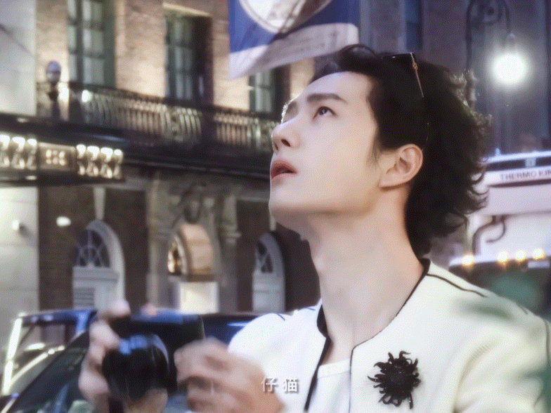 好漂亮的摄影师上线王一博cr:仔猫