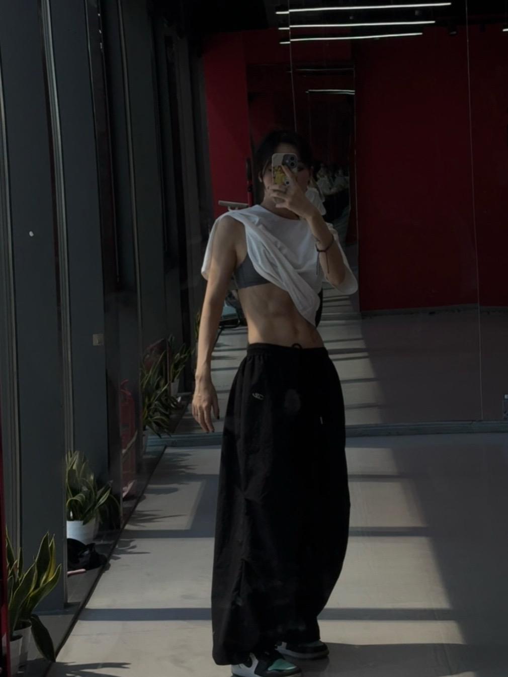 腹肌 爱好女