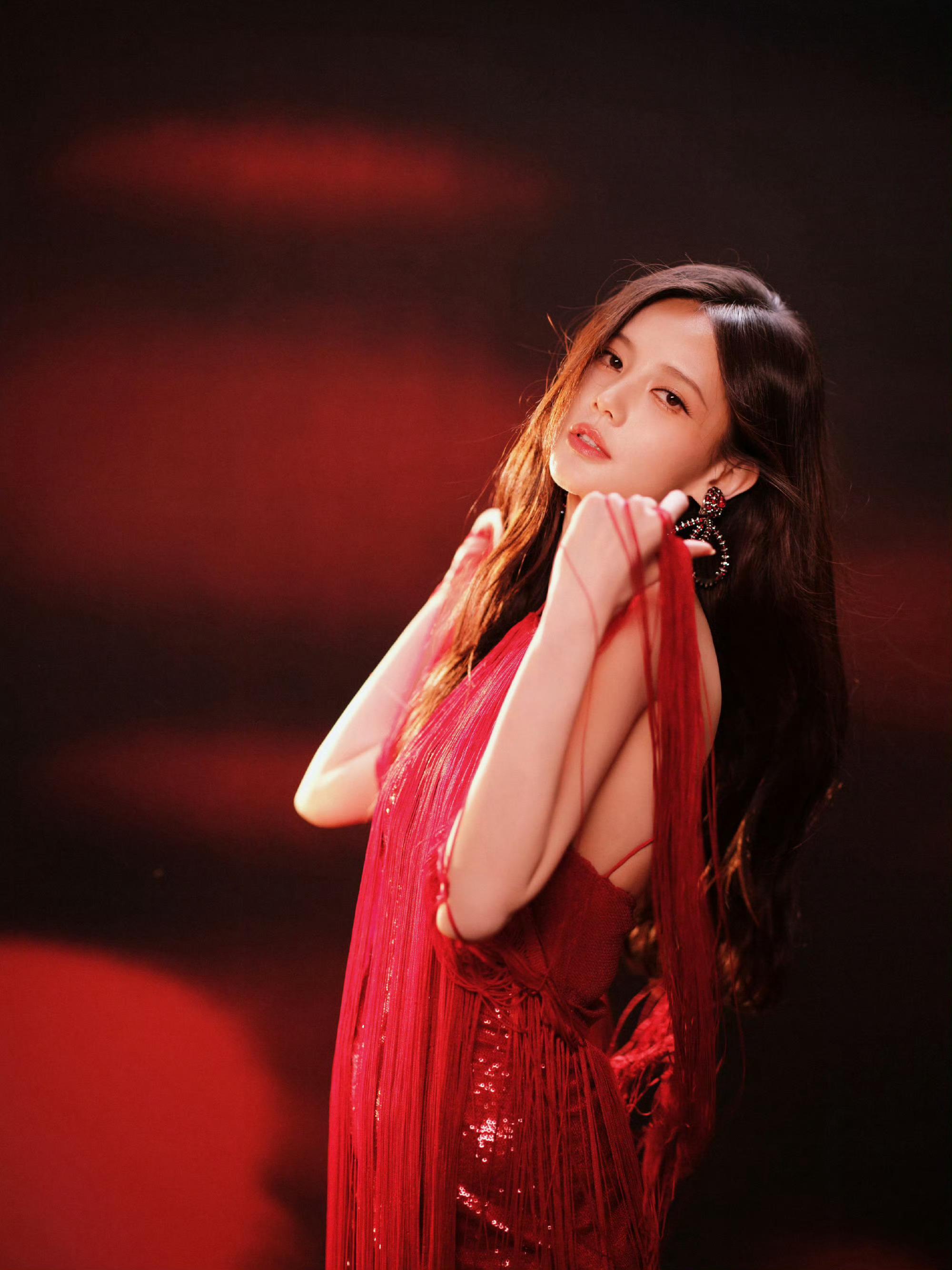 李一桐发了49999的红包李一桐高情商公关小年夜这一波真的被美女拿捏了！晚会争议