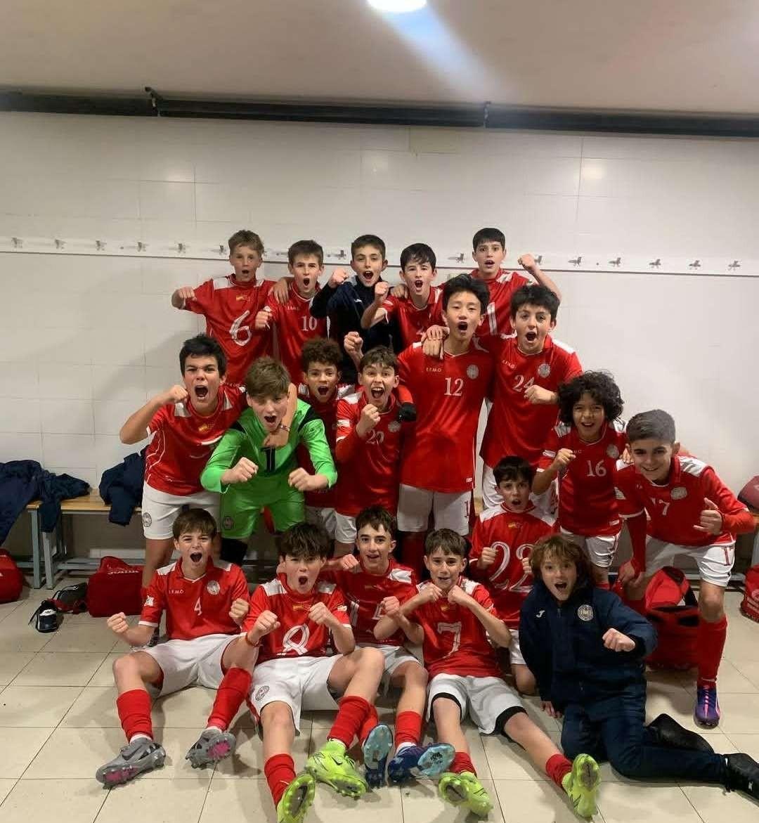 场场首发9场比赛打进8球，邹德滨是中国足球未来的新希望。出生于2012年的中国小