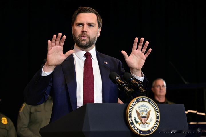 美民主党众议员杰里·纳德勒呼吁枪杀ICE特工，副总统万斯怒不可遏。“杰里·纳德