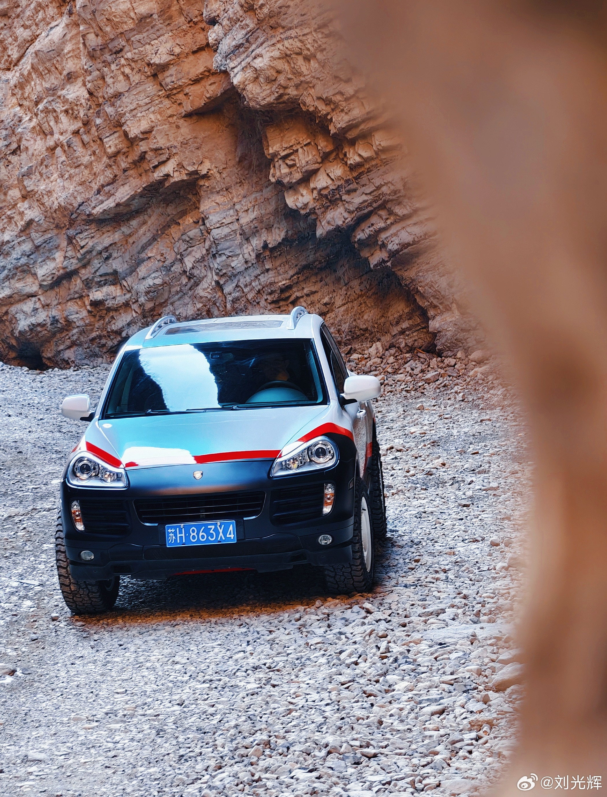 卡宴957初步整备完成进山小试一下越野结果，你别说，越野真能干，出息了，能给福特