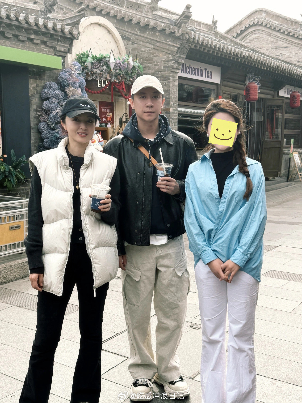 网友大同偶遇董璇张维伊有网友在山西大同偶遇董璇张维伊了，董璇应该是陪着张维伊回