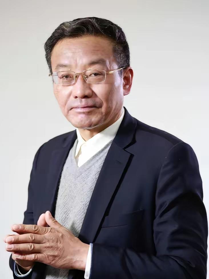 复旦大学王德峰教授说：“我的儿子，从小念最好的幼儿园，最好的小学，最好的中学，最