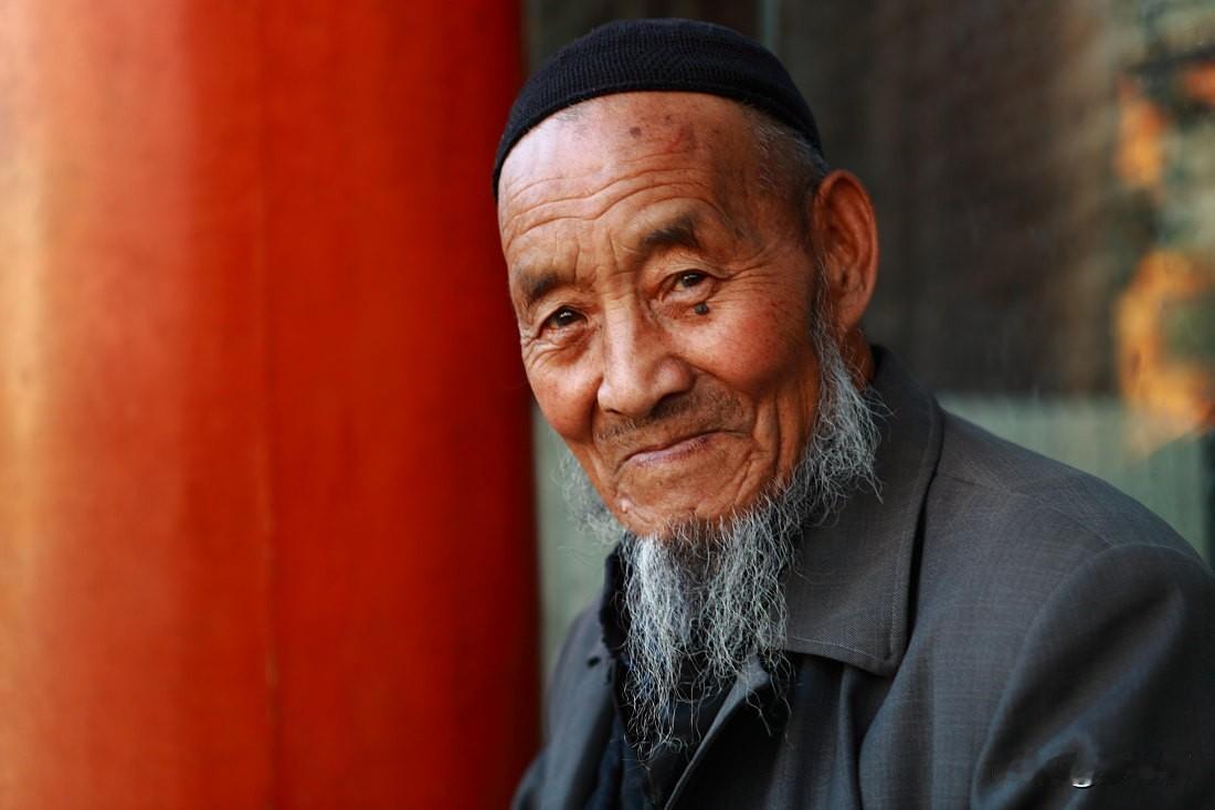 人老了以后最大的幸福是什么呢?人老了以后最大的幸福，我觉得是健康和亲情。身体