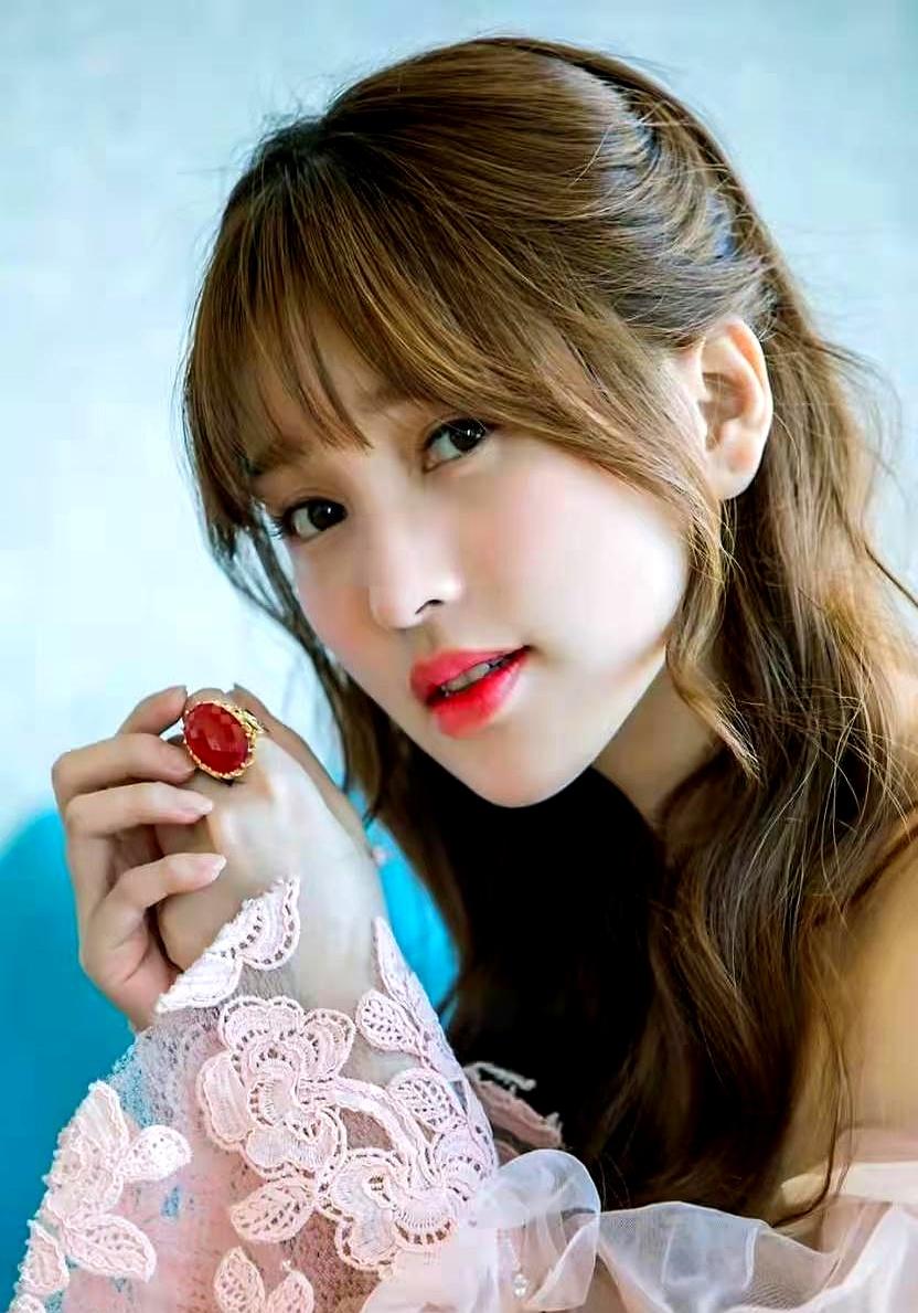 43岁漂亮姐姐嫁小17岁男友，这姐弟恋差距快赶上我妈跟我弟了！当初全网都觉得不