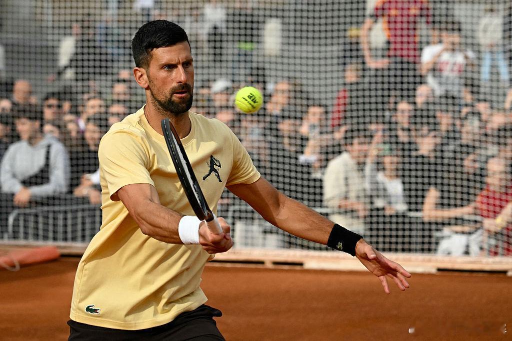 德约科维奇红土首秀来袭👏ATP1000罗马大师赛第二轮，六届赛会冠军德约科维