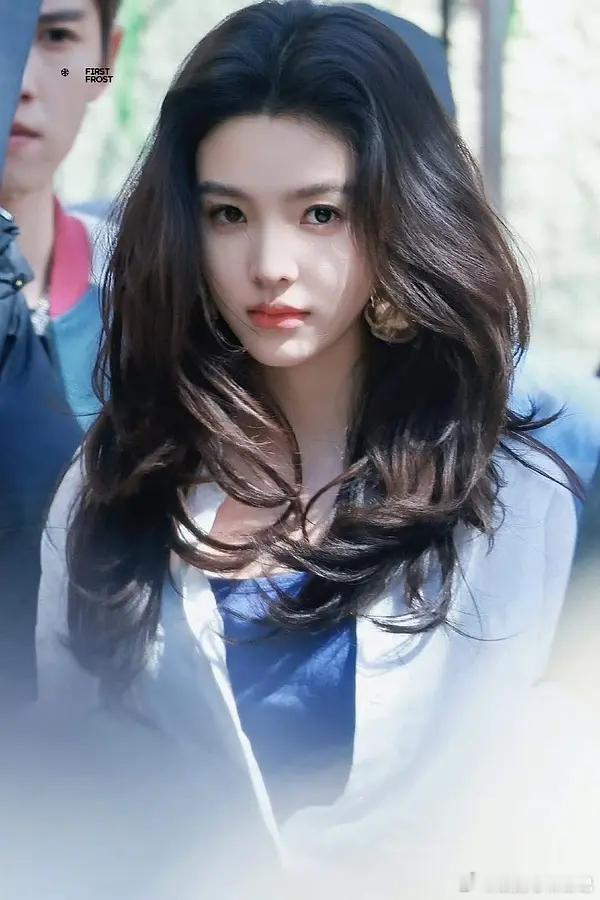 个子不矮为何穿大衣如此之不好看我觉得大衣尤其是正肩大衣最抬男的气质了