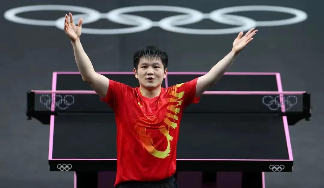 看吧，今天，8月4日，连央视发文都亲自带词条#樊振东超级金满贯1周年#，认可这