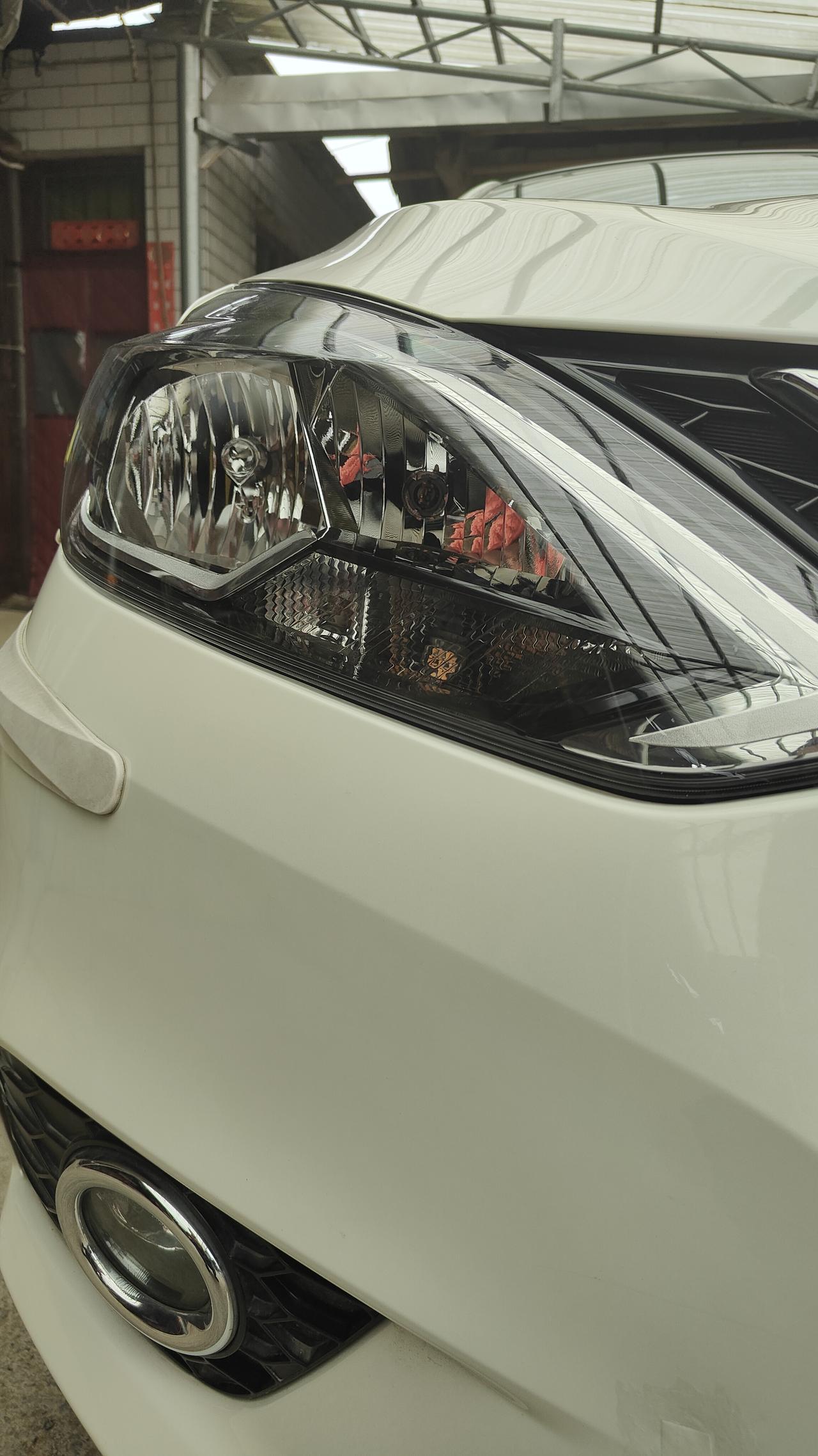 老铁们看看有几个灯？