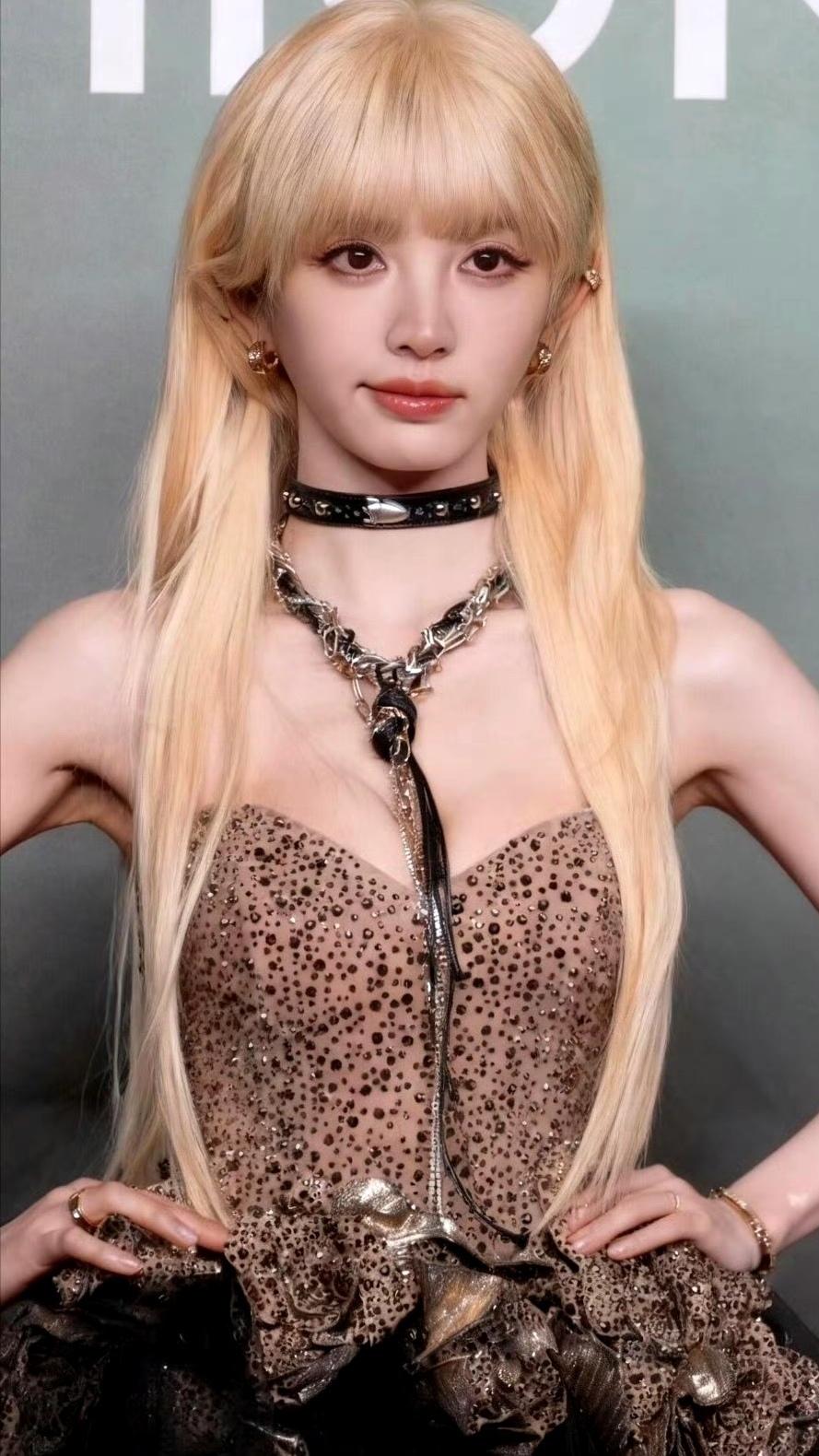 甜妹田曦薇分享你心中的女神明星照片分享分享美图，愉悦心情田曦薇搭配分享