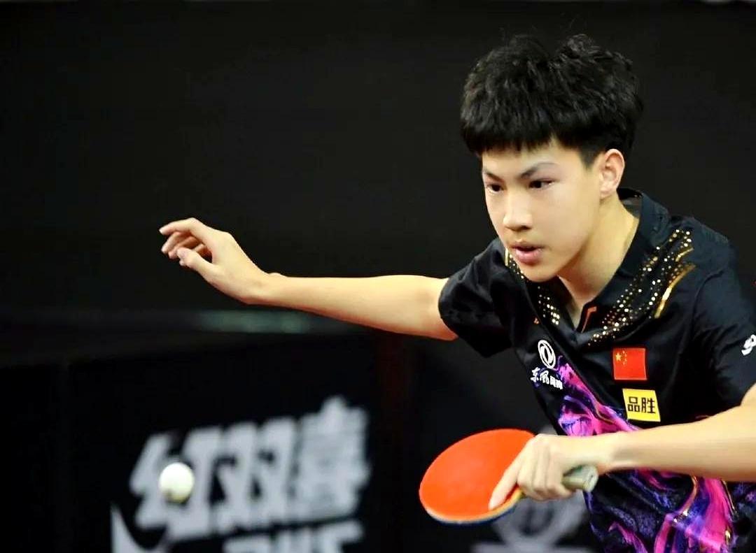 2:3落后翻盘日本一哥！国乒这次把主力全留家里，把一群00后扔进多哈。黄友
