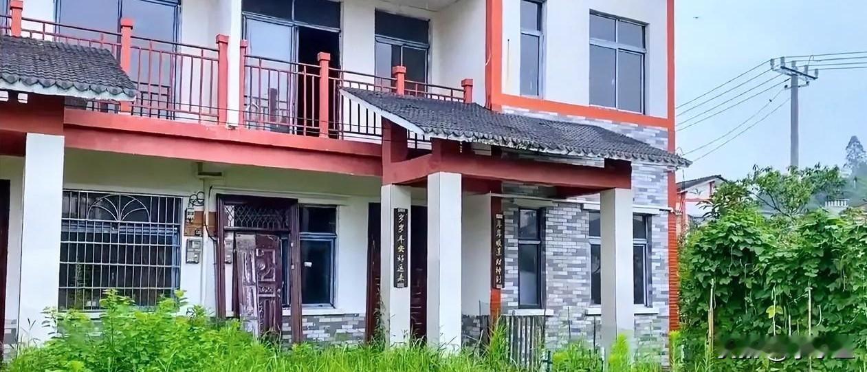 13万买别墅，为何没人接盘13万，放在一线城市也许只够租房几个月，在四川广安