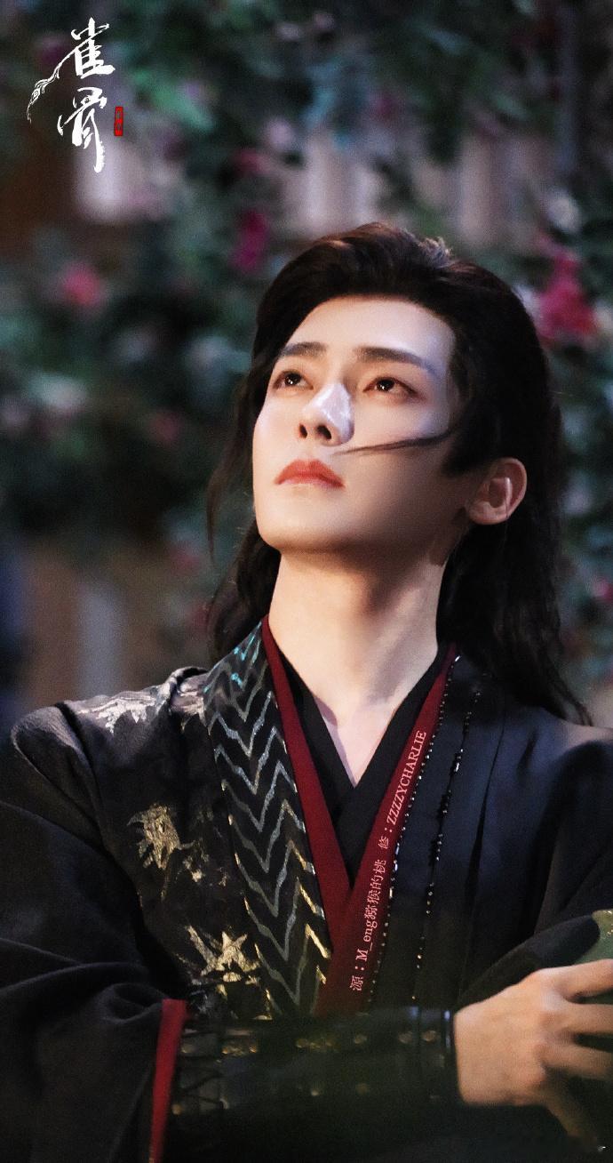 侯明昊萧无衣侯明昊演的萧无衣，连走路的姿态都带着角色的性格，细节控真的爱了。