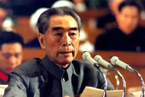 人民英雄纪念碑开工以后，林徽因认为碑文应该用楷体来写，但具体由谁来写犯了难，时任