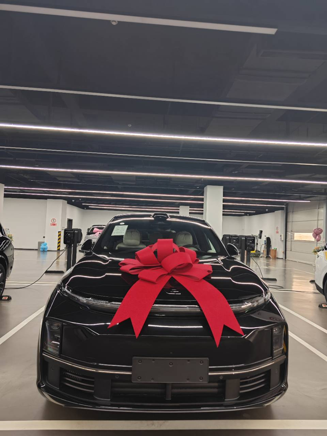 理想L7max开了有两个月了，发表一下个人感想，自我感觉还不错，电消耗挺夸张的