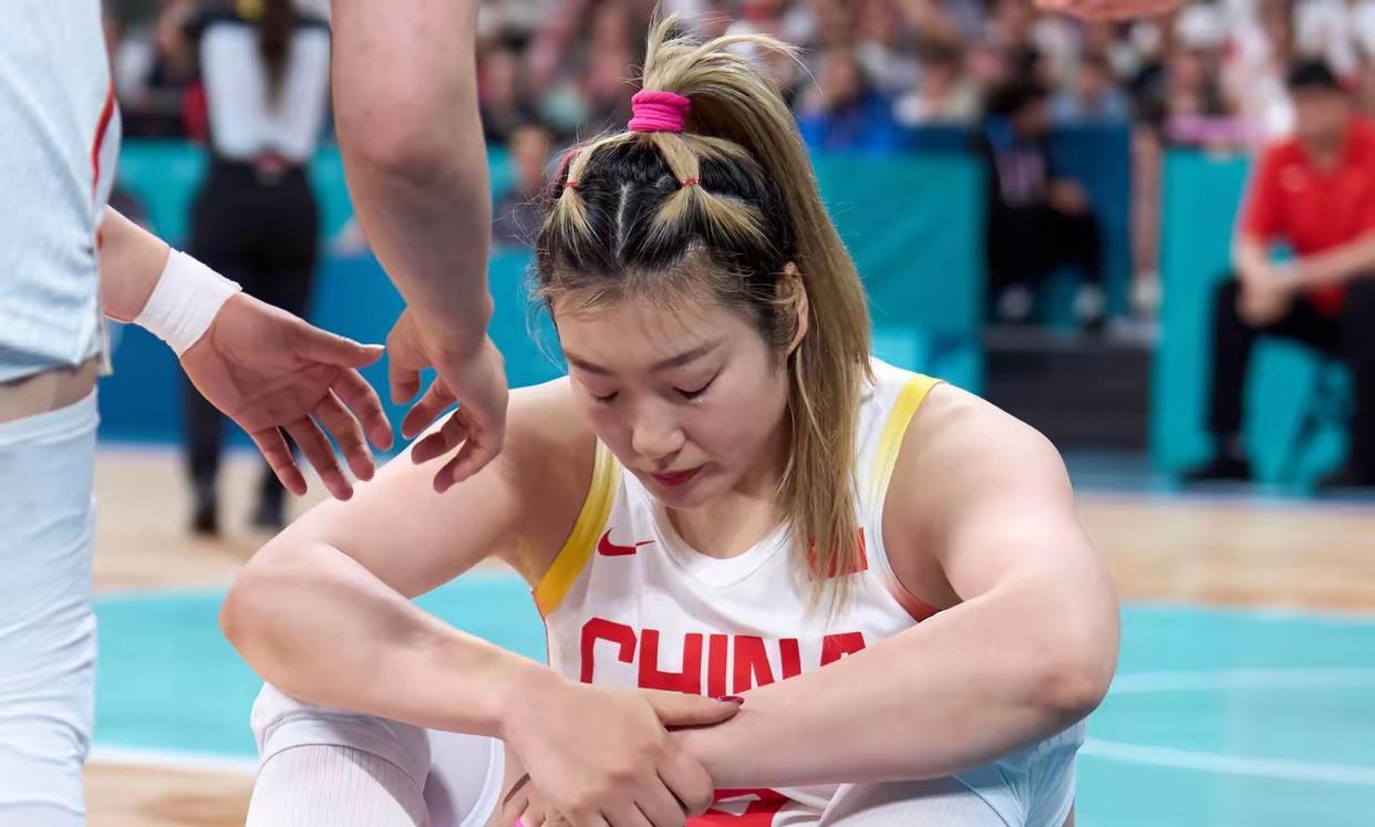 中国女篮集训队名单又更新了！李梦、杨力维、黄思静这三个名字，赫然出现在最新公布