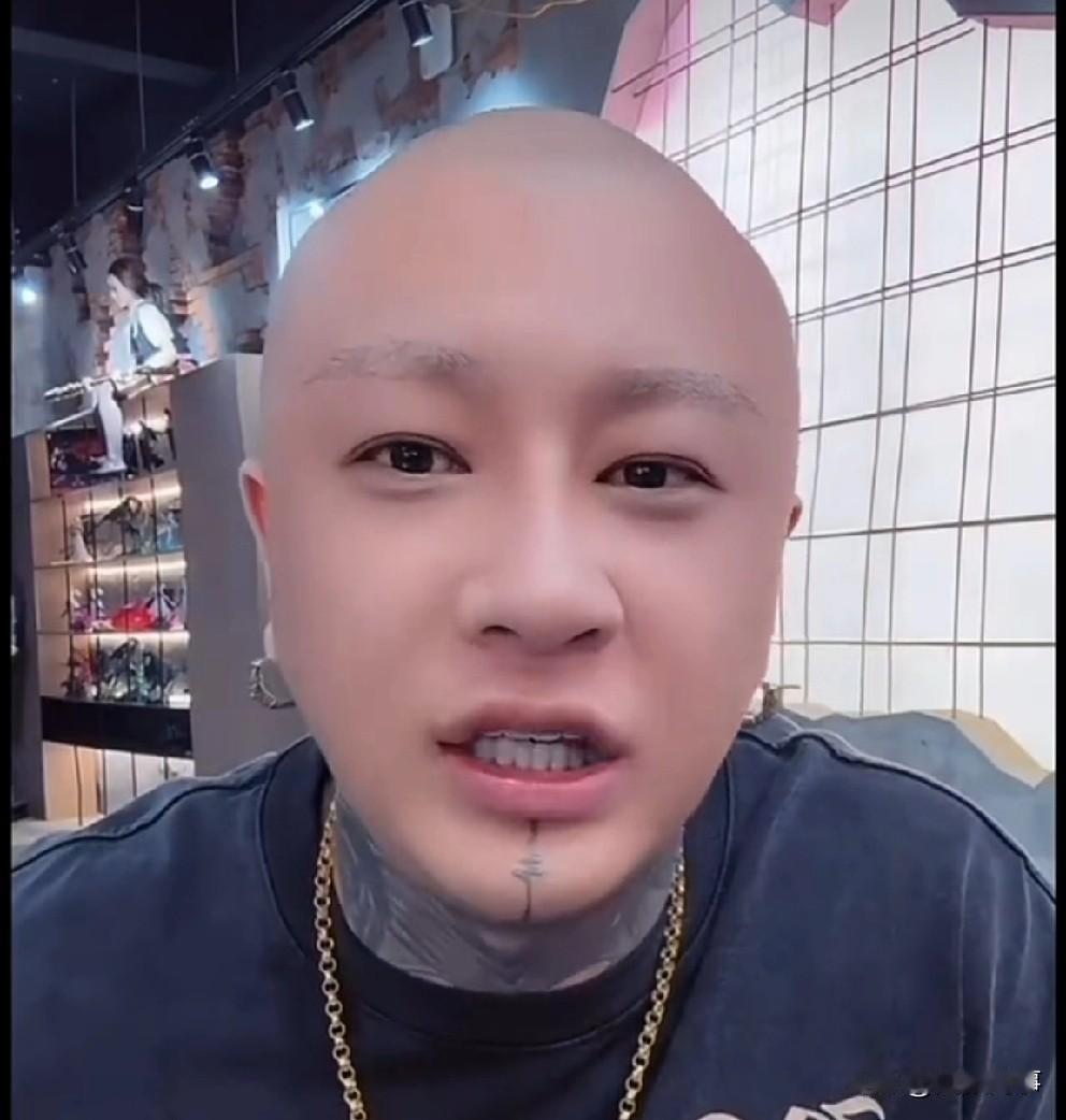 方丈说怎么说李四都没事，两边粉丝都知道关系好！方丈说祁天道
