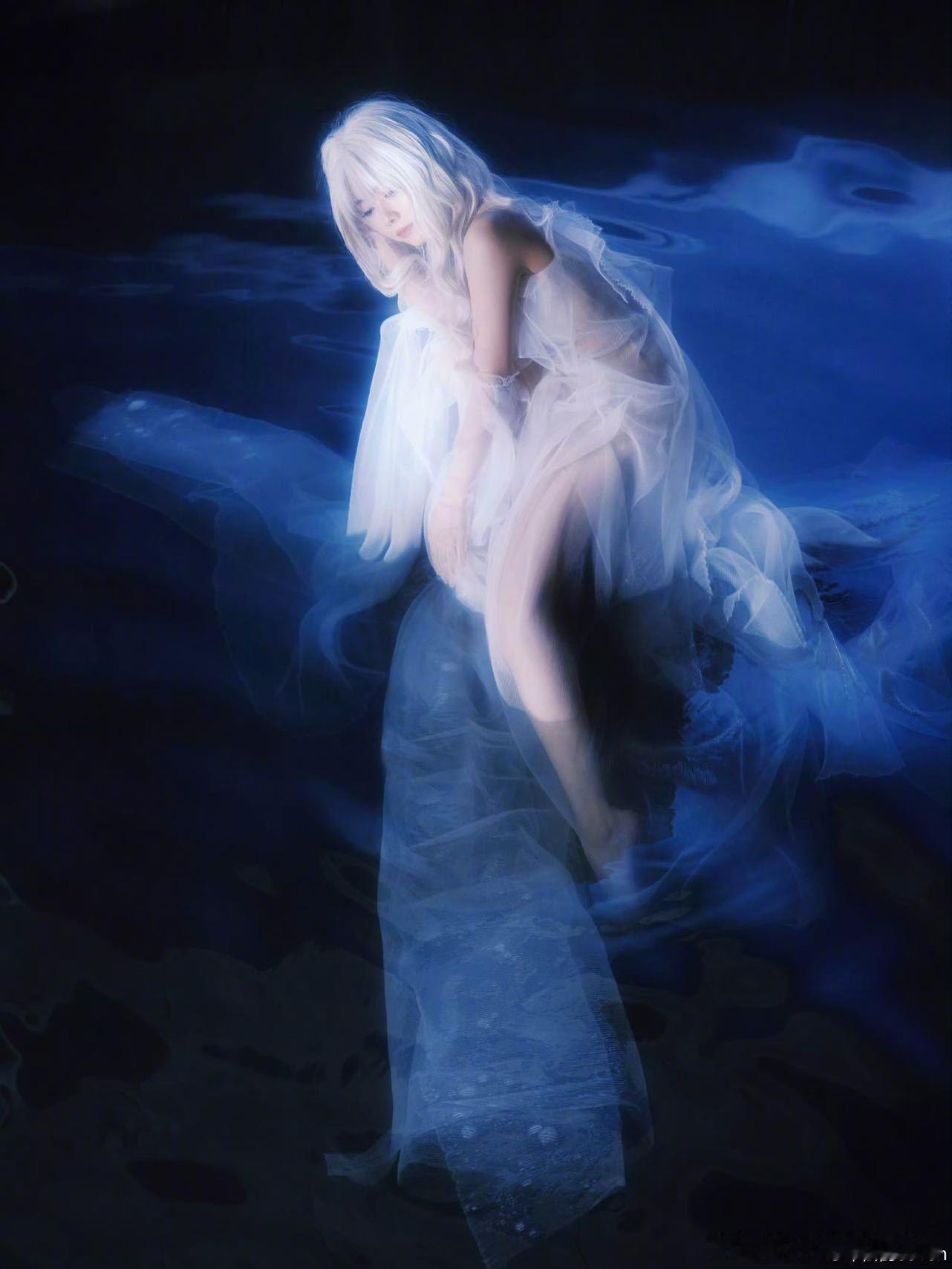 谭松韵白发神女谭松韵白发神女这白发造型直接戳中审美！谭松韵用颜值和气质撑起角