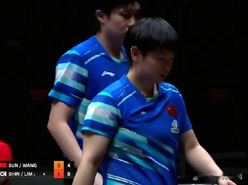 看到孙颖莎还是站上了混双的赛场真的是很难受，很心疼。孙颖莎因伤已经退掉了自己