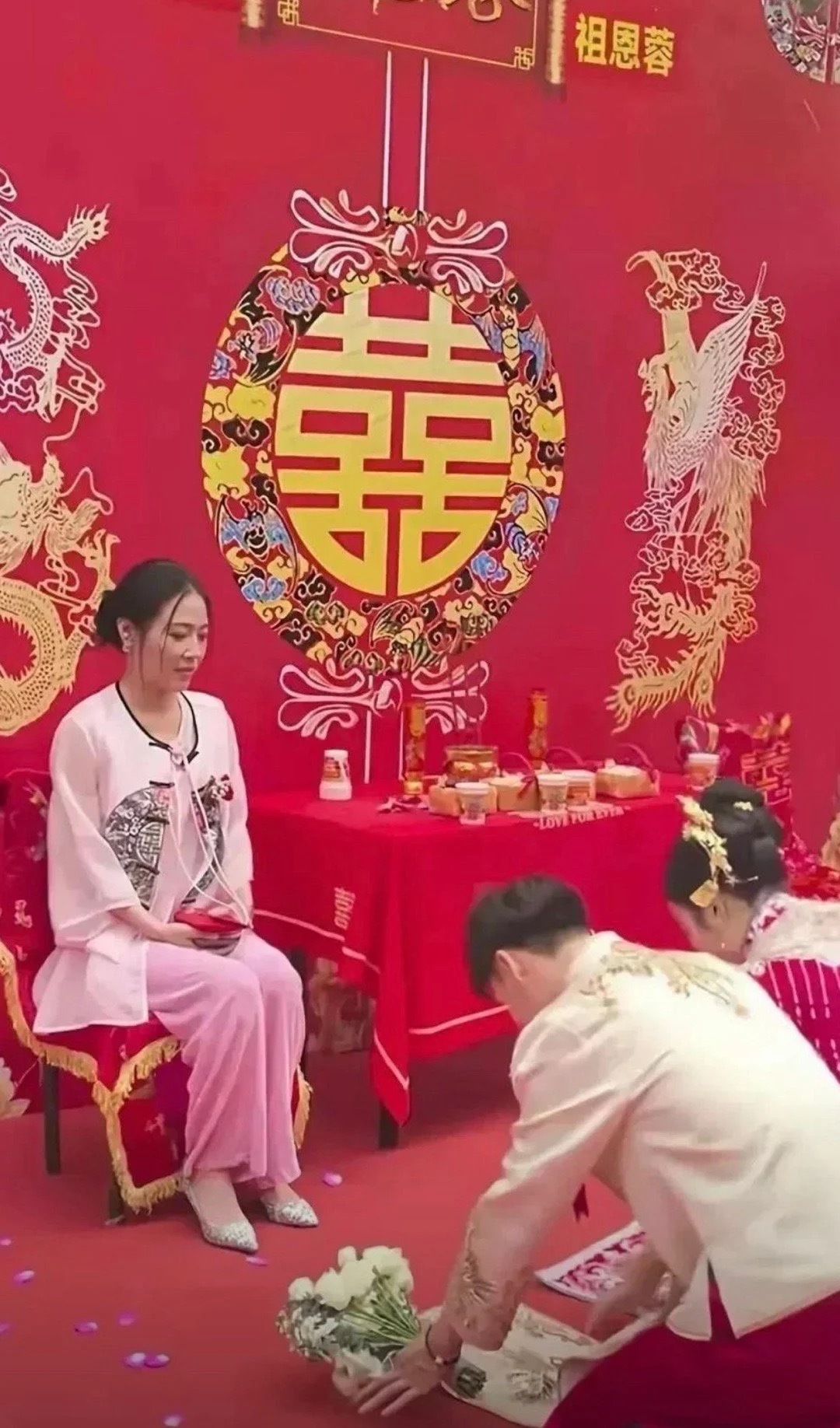 婚礼现场这是我见过最年轻的丈母娘，没有之一
