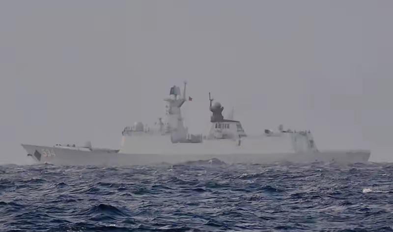 台湾媒体报道称，1月31日有台湾渔民在澎湖列岛西南方向遇到了解放军054A型护卫