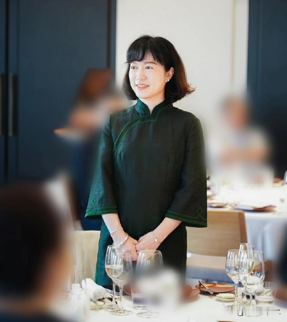 看网上那些嘲讽翁帆只落了个“清华公寓使用权”的，真是把无知当谈资。你们盯着那