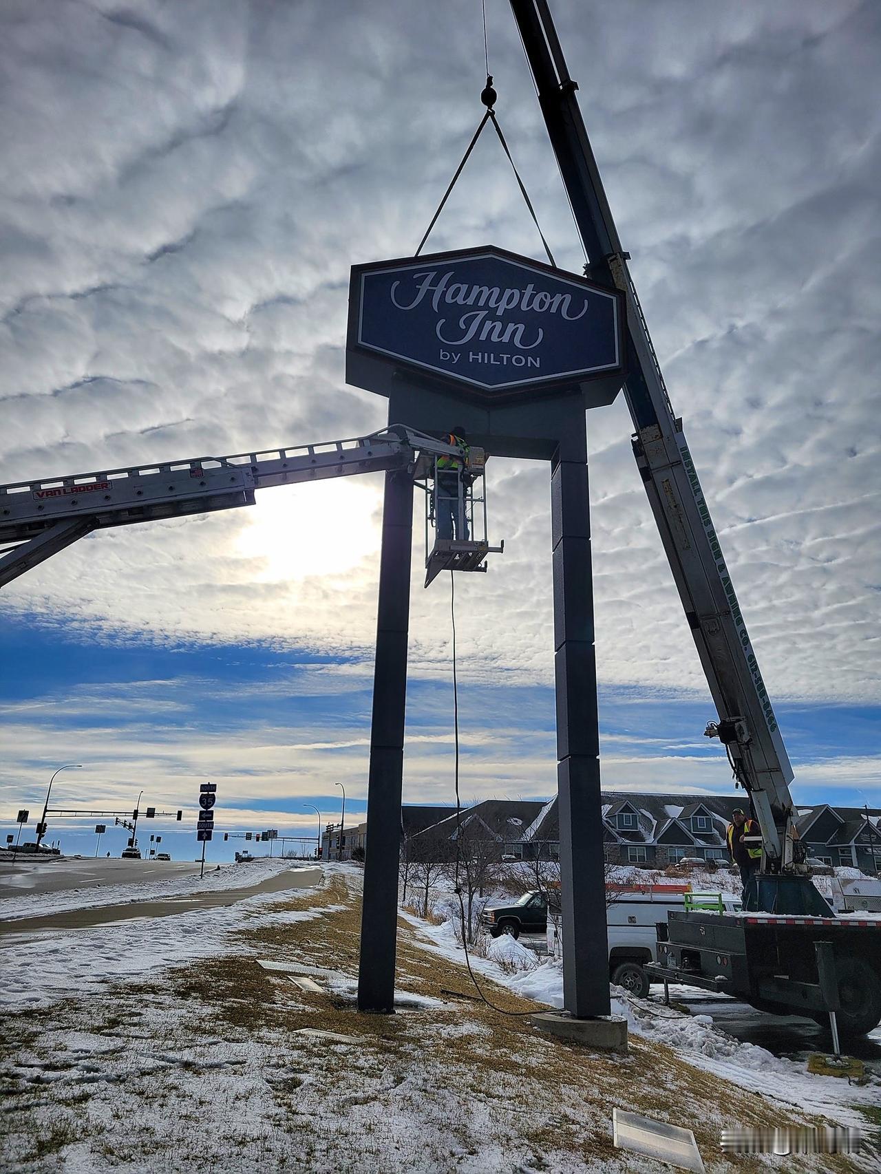 希尔顿酒店集团因这家位于莱克维尔的汉普顿酒店拒绝为国土安全部特工提供客房而与其终