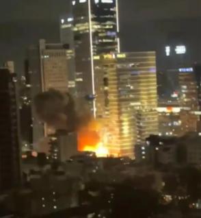 6号凌晨，中东夜空再次被“点亮”，伊朗革命卫队送上的“硬核大礼包”，第21轮代号