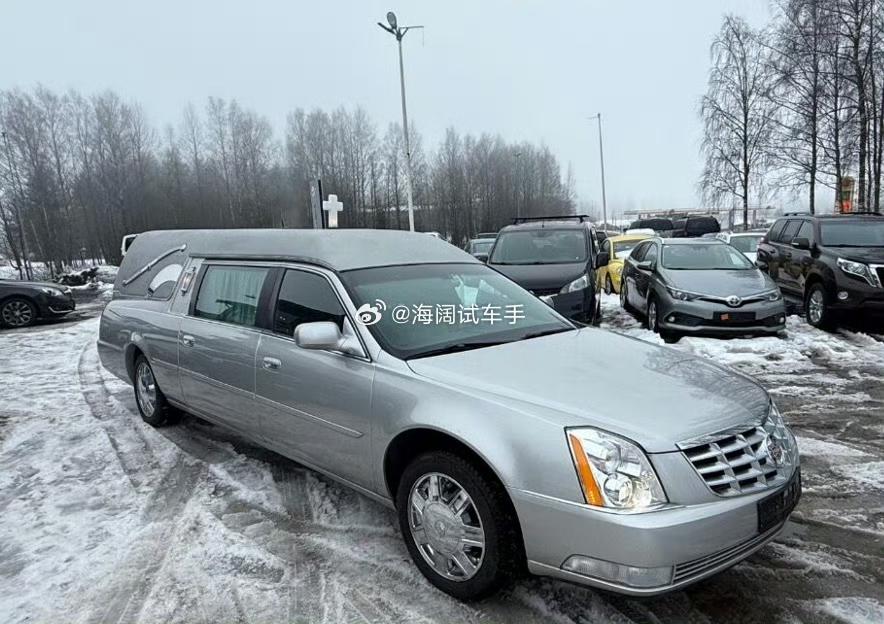 凯迪拉克灵车~~~这是2007年在挪威上的牌，4.6V8北极星发动机，赚的多+后