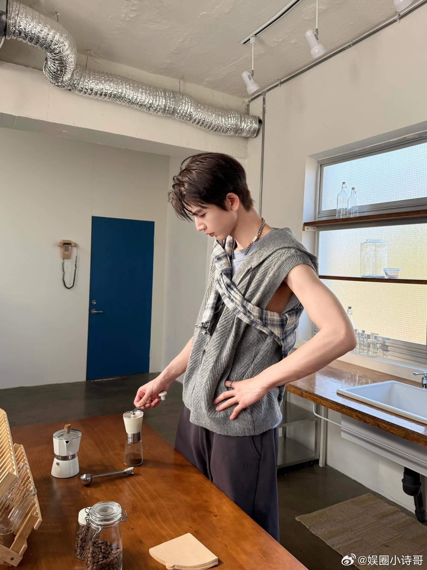 所有人都来欣赏张凌赫的建模