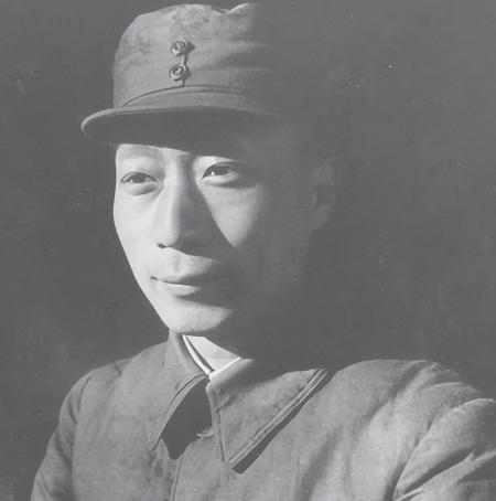 1948年，毛主席的厨师正要杀鱼，却被聂荣臻一把按住手：“先别急着杀，看着有点问