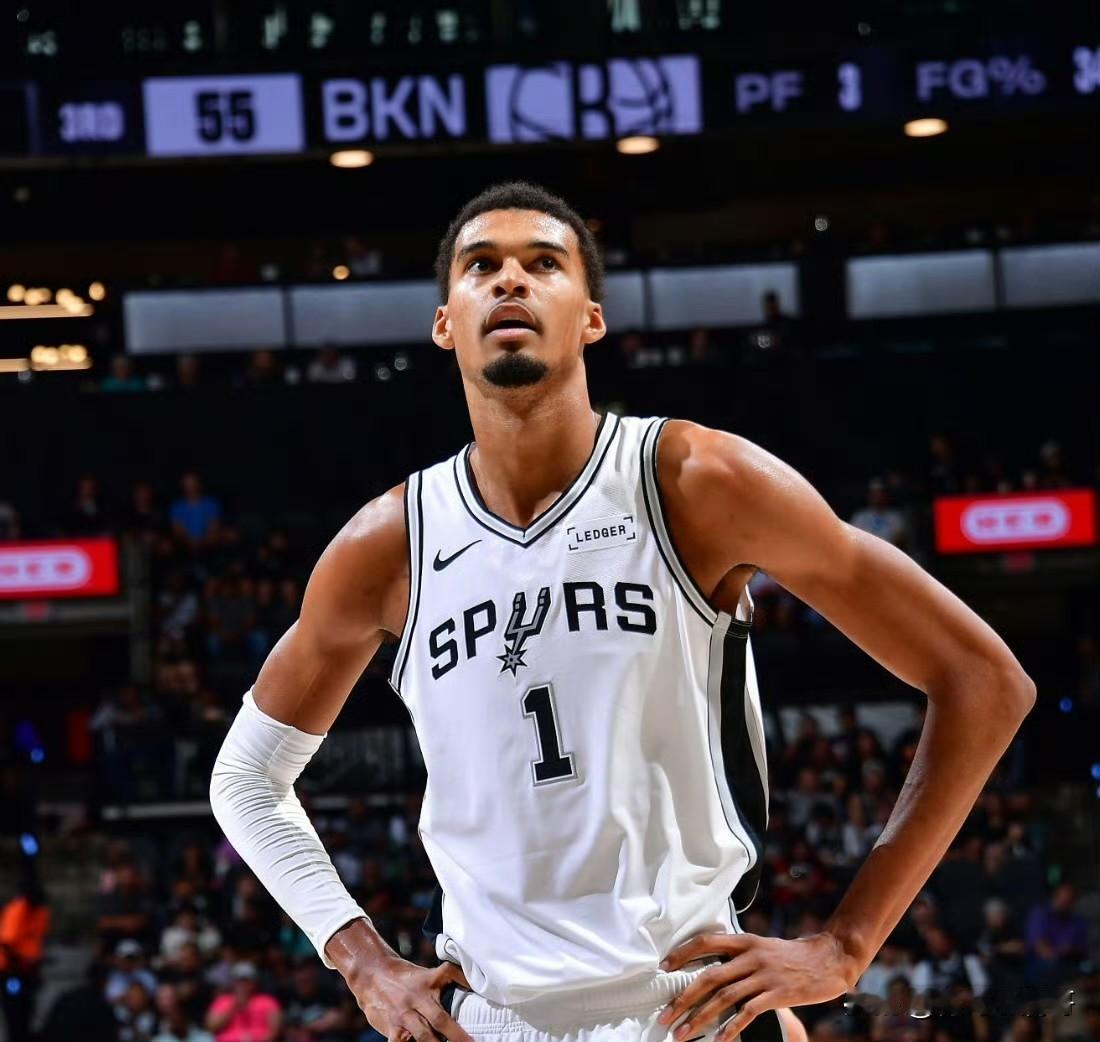 拒绝逆转！！！文班亚马31+14+6封盖，马刺主场险胜篮网，开局三连胜！在今