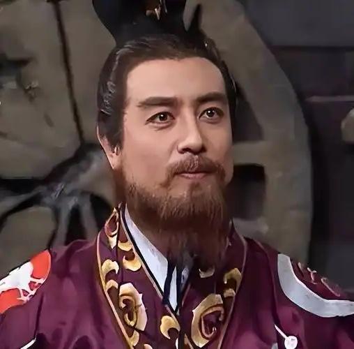 在《三国演义》中，最被丑化的人物之一是董卓。除了董卓之外，其他一些人物也受到不同