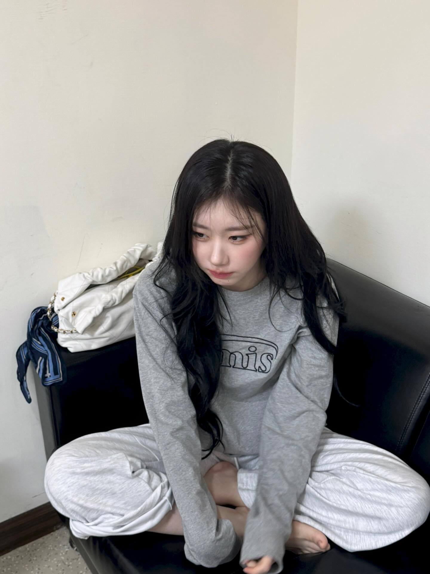 🖤🍨*李彩领​​​