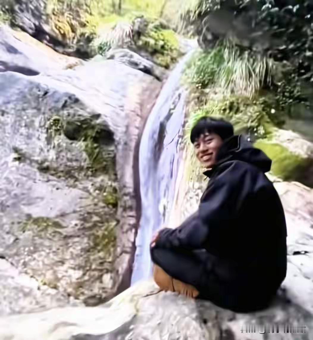 林北生火成功，满血复活！一口气爬到山顶看瀑布——这不仅仅是一段简单的登山故事，而