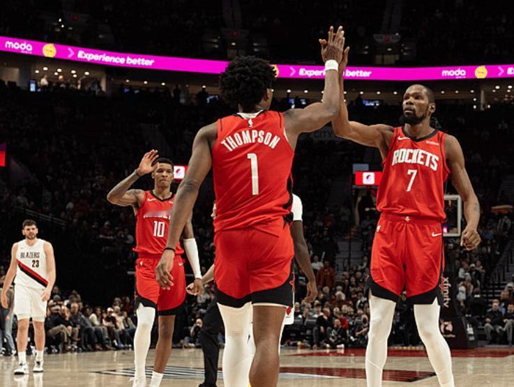 说句不爱听的，火箭就不应该找马刺系教练尤其还是球员出身，乌度卡从心里根本就不