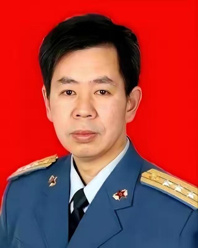 导弹刚竖起来，还没等点火，几万公里外的屏幕上，可能一个红点就亮了。“目标已