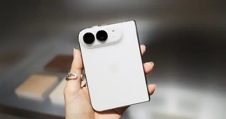 iPhone Duo销量公布! 在阔折叠阵营一骑绝尘