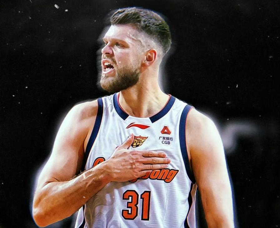 广东男篮签约大外援，杨鸣曾一语点破本质！4月22日，广东男篮正式与CBA的老熟人