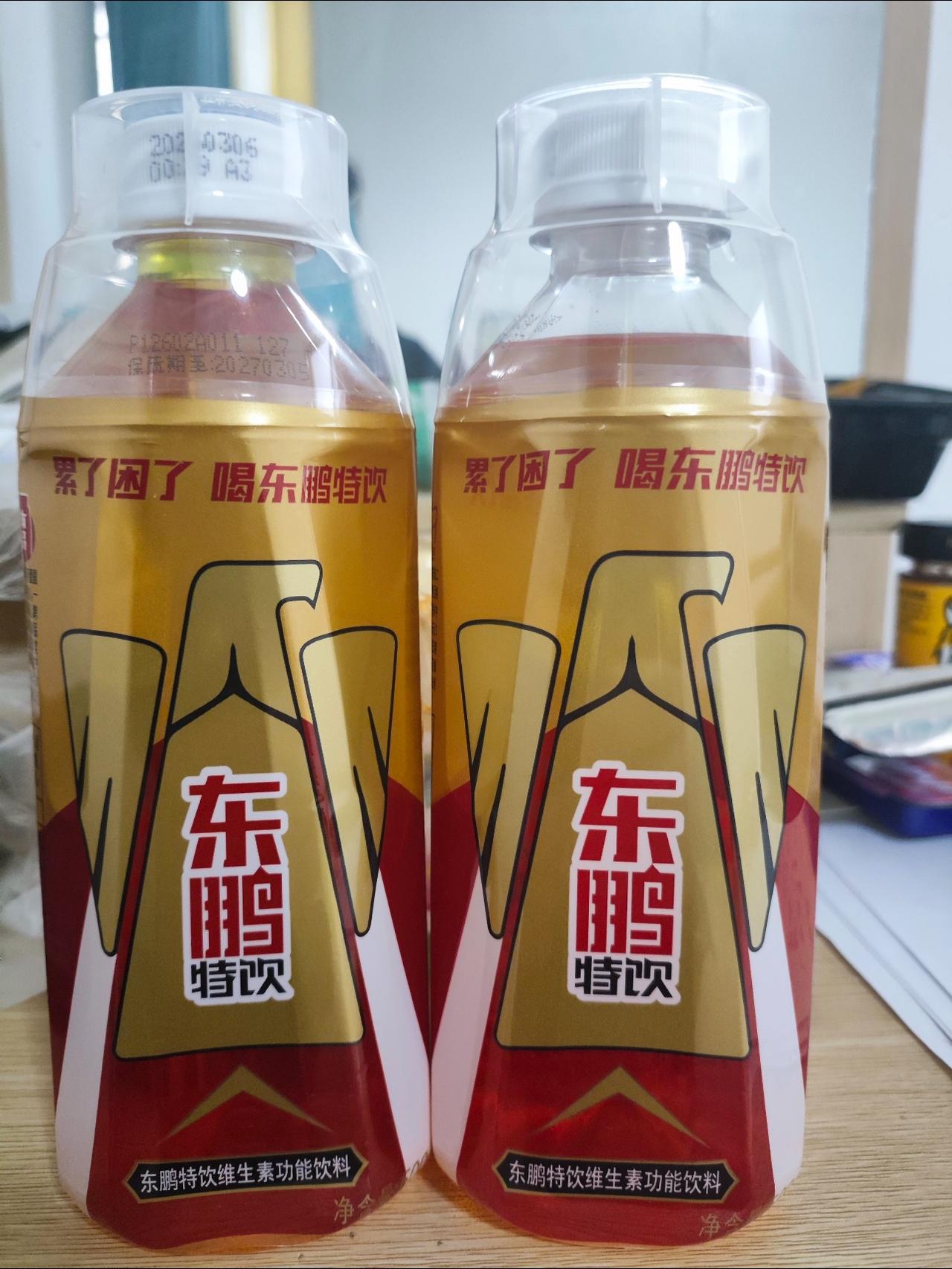 东鹏饮料的创始人林木勤，在一次饭局的时候，恰好有人递上他公司生产的东鹏饮料，也不