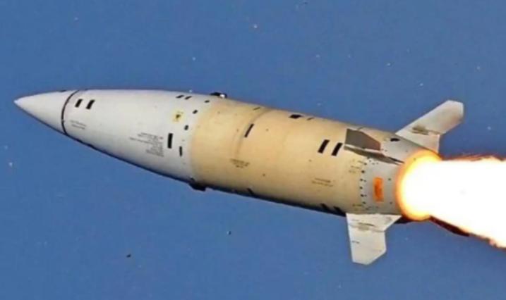 既然美国敢做初一，那中国必然会做十五。你卖武器给台湾，那我们就卖武器给那些反