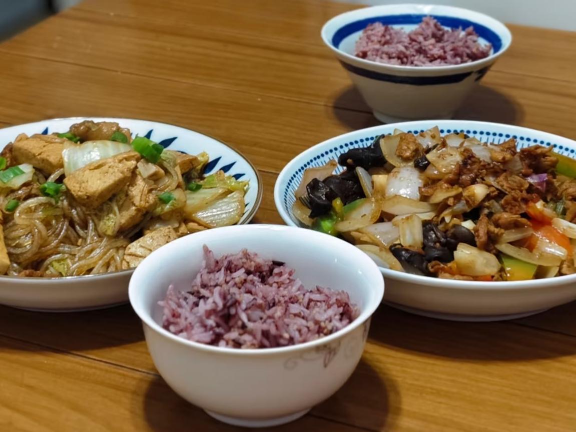 上了五十岁，一定要存钱！上了年纪后才更加明白：靠谁都不如靠自己的存折。钱才是