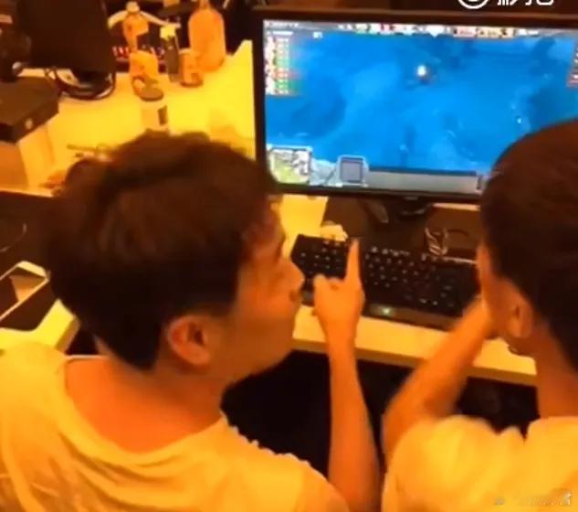 Sylar聊ROTK的两个有点，一个是有脑子会偷别人阵容，第二个是可以凝聚队伍d