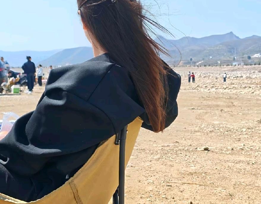 真正吸引男人的女人，一定具备这两点，和漂亮没有关系，女人喜欢痞帅痞帅的男人同